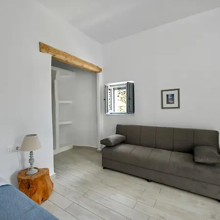 Lägenhet Mespilus House Koronos